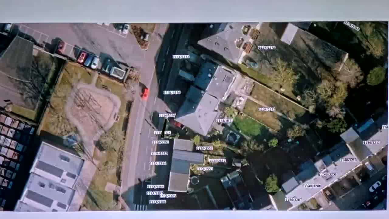 8) Aménagement communal b) Reclassement parcelle n°1134/5378 dans le domaine privé communal c) Reclassement parcelle n°82/2996 dans le domaine privé communal