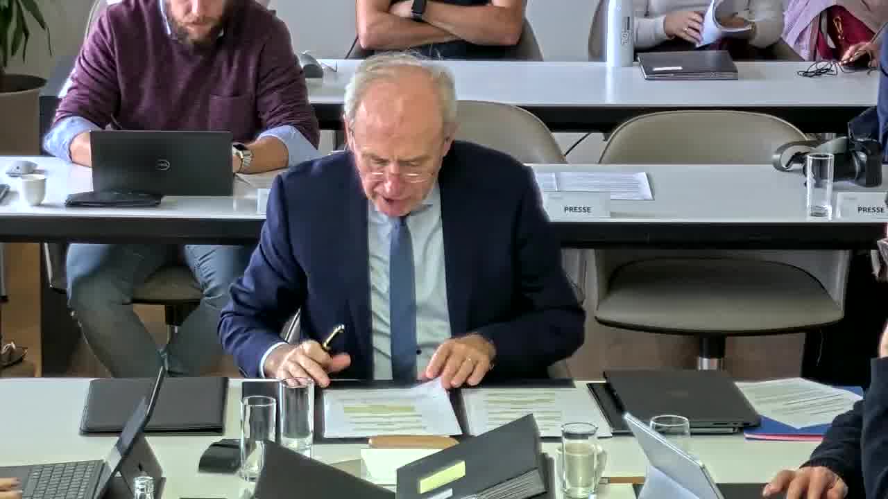 9) Actes de vente g) Acte de constitution de servitude – ProCo Sàrl h) Compromis de vente – PROGETRA Luxembourg S.A. i) Compromis d’échange avec soulte – époux CASTRO-ZOVER