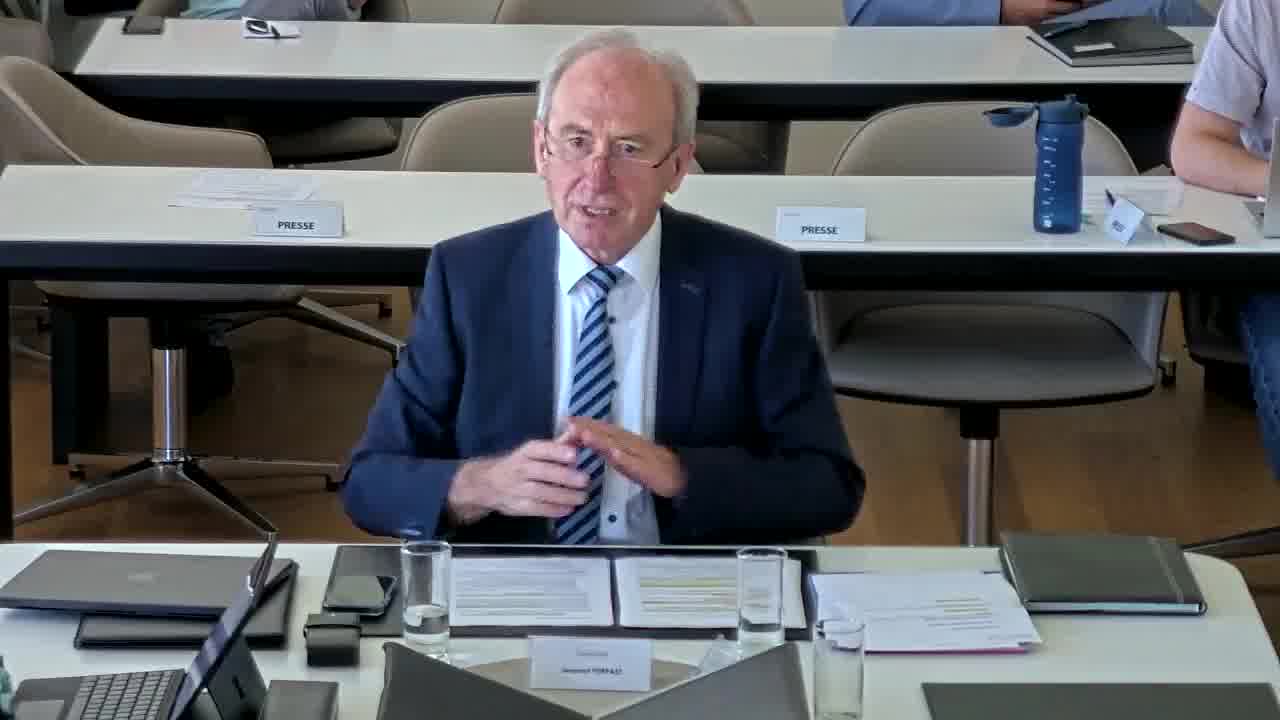 14. Intervention du parti LSAP Publication d’un calendrier des événements programmés dans les centres culturels et sur la « Duerfplaz ».