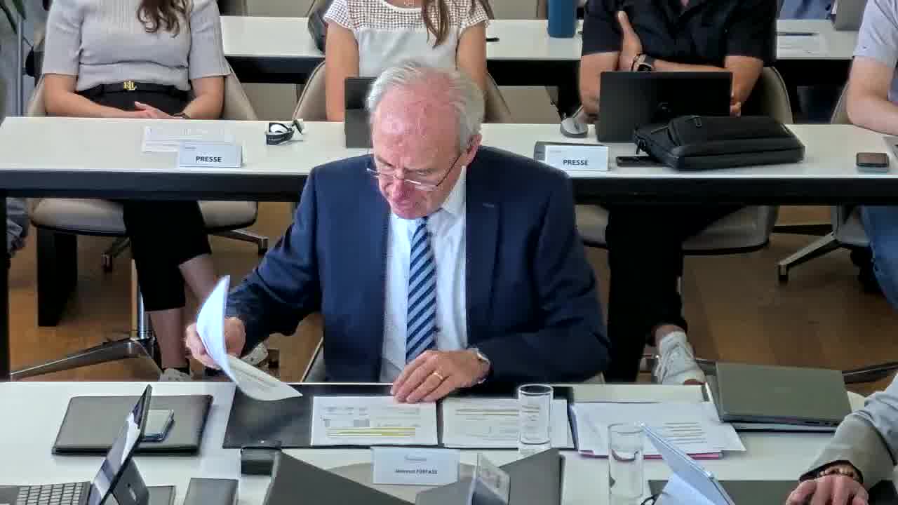 4. Finances communales a) Fixation du taux d'impôt commercial b) fixation du taux d'impôt foncier pour l'année 2026