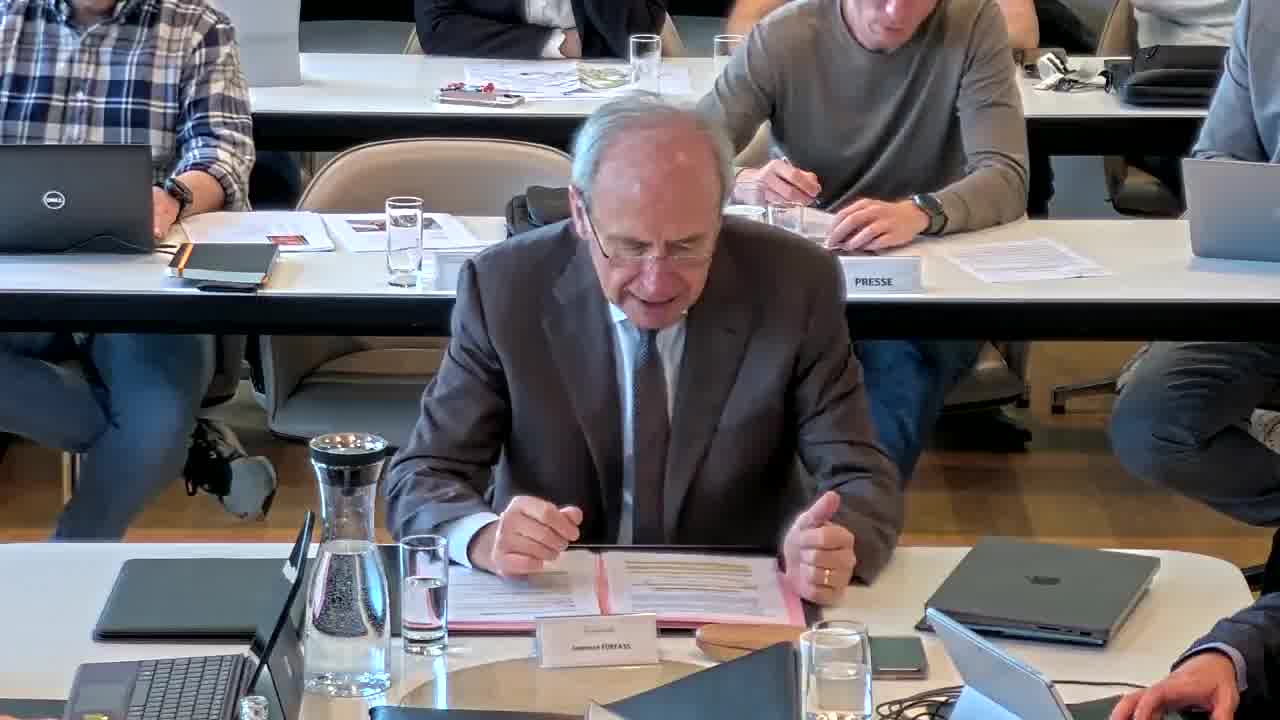 1b. Affaire du personnel (Séance publique) : Création de 4 postes de salariés à tâche manuelle, niveau de qualification A3, à plein temps, à durée indéterminée.